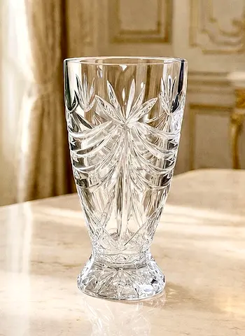 BEAUTIFUL CRYSTAL VASE - NEW