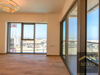 غرفتي نوم في الطابق العلوي | ريفا ريزيدنس | إطلالة على البحر والمارينا | شرفة