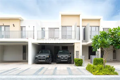 Large Plot | Vacant on Transfer | Community Expert