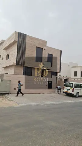 فيلا مستقلة 5غرف  فاخرة+مجلس كبير  | تشطيبات فخمة |جميع الغرف ماستر | غرفة خامة +غرفة تخزين| تملك حر