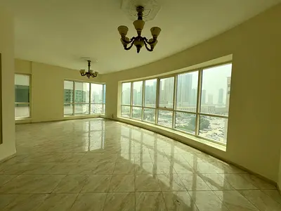 تكييف و باركن مجانا جيم ومسبح مجانا شهر مجانا اطلالة بحرية مساحات واسعة غرفة خادمة غرفة ماستر خزائن حائط موقع متميز قريب من فنات القصباء