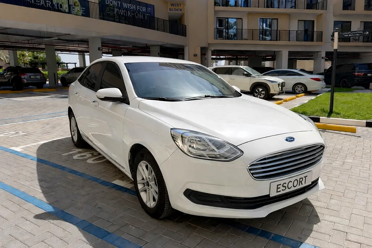 Ford Escort 2020 — photo 1 of 20