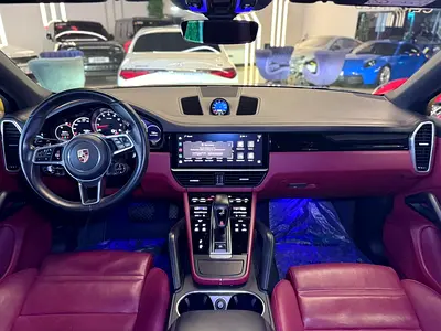 2023 Porsche CAYENNE photo 9
