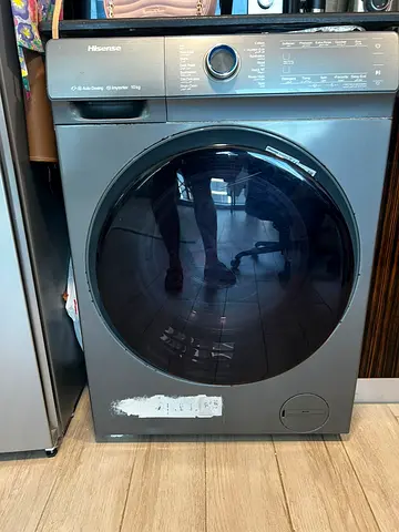 Hisense 10kg front-load washing machine — working condition