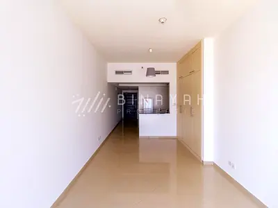 Spacious | Fitted Kitchen | Lake and City View