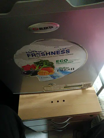 Personal Small fridge and 3 layers small drower Good condition