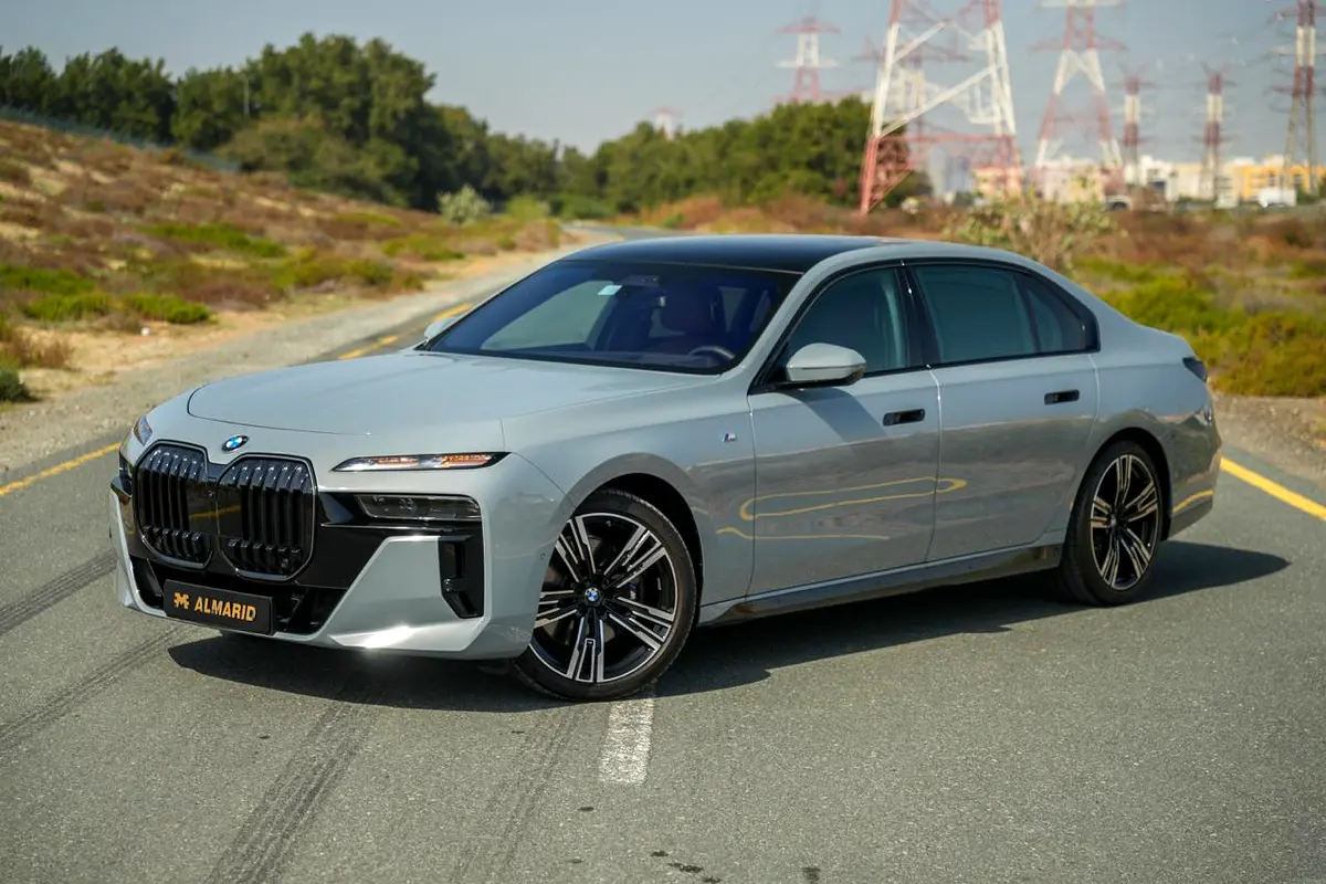 BMW 7-Series 2026 — photo 1 of 19