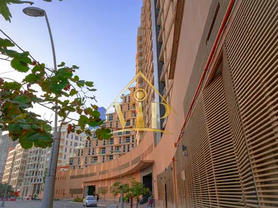 Vacant Now | A Cozy Unit with Balcony : Middle Floor