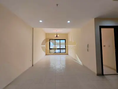 RENTED UNIT | BALCONY | FITTED KITCHEN