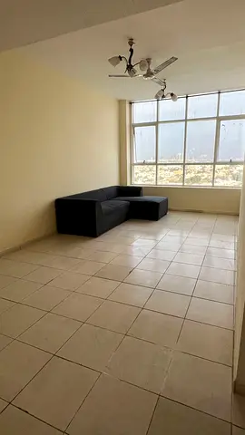 اجمل غرفتين وصاله في ابراج الجاردن سيتي موقع متميز وخدمى طوال اليوم سهل المخرج للشارقه ودبي تشطيبات ممتازه 40 الف علي 4 دفعات