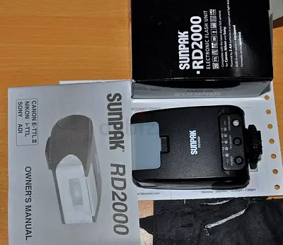 Sunpak RD2000 Professional Nikon/Canon/Sony shoe mount flash - Like new!