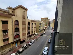 First occupancy | Built-in wardrobes | Central air conditioning | Open balcony | Two bedrooms | Livi