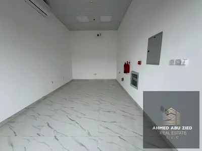 محل بمساحه ممتازه | موقع استراتيجي على شارع حيوي يتميز بحركة نشطة وموقع تجاري ممتاز | يصلح لجميع الانشطه