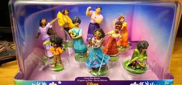 Encanto Disney Deluxe Figurine Playset toy