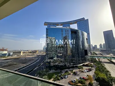Open City View | Vacant | Luxury Facilities