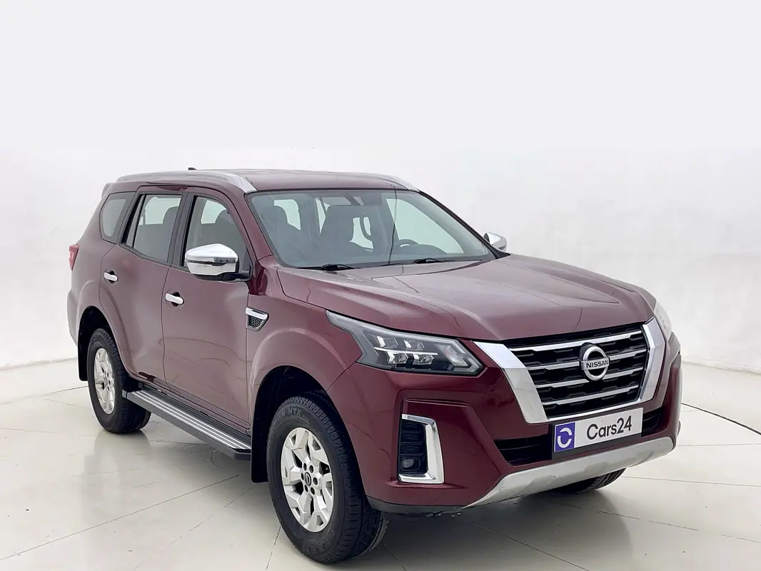 Nissan Xterra 2022 — photo 1 of 12