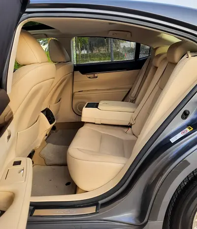 صورة 9 لـ 2014 Lexus ES-SERIES