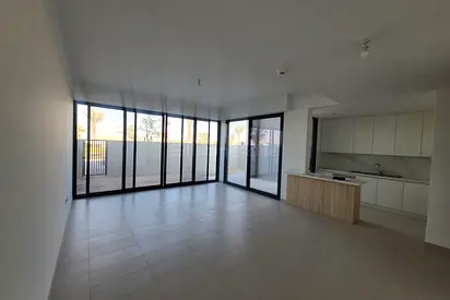 Single Row | Available 1st May | End Unit