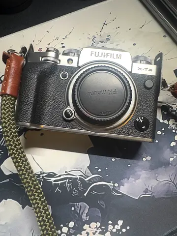 Fujifilm X-T4 body like new