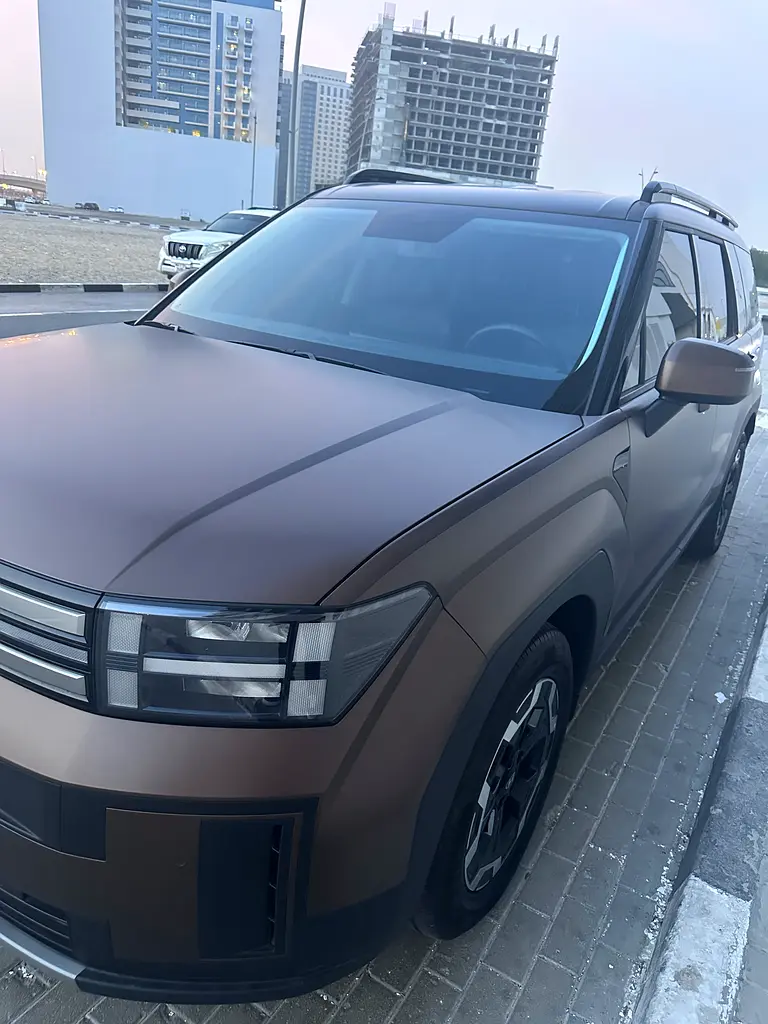 Hyundai Santa Fe 2025 — photo 1 of 16