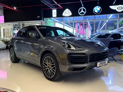 2023 Porsche CAYENNE photo 4