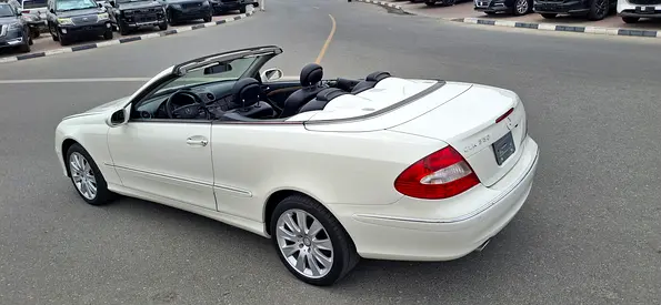 صورة 11 لـ 2009 Mercedes-BENZ CLK