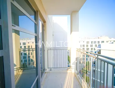 Stylish Apartment | Nature Views | Resale