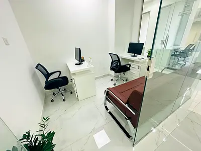 Modern Office | Bank Account Assistance | Free Amenities |
