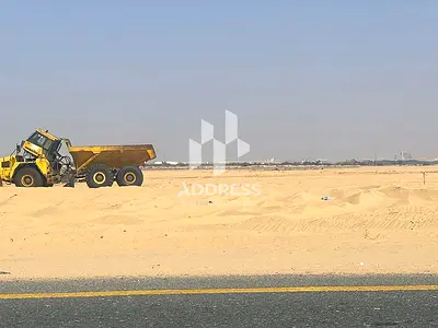 استثمار ذهبي على شارع خورفكان