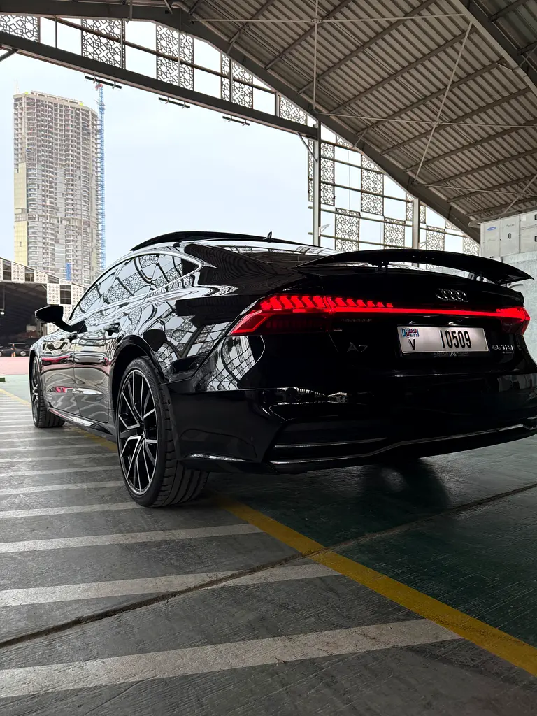 Audi A7 2022 — photo 1 of 13