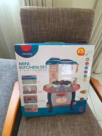 JUNIORS BABY SHOP Mini Play Kitchen Set (New in Box)