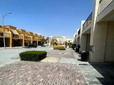 4BR TH | Well Maintained | Pool View