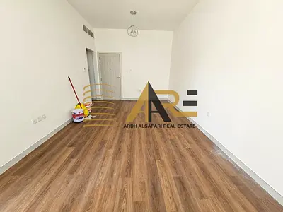 Luxurious 2bhk apartment available in cheap rent.