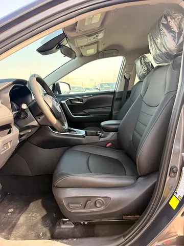 صورة 9 لـ 2023 Toyota RAV 4