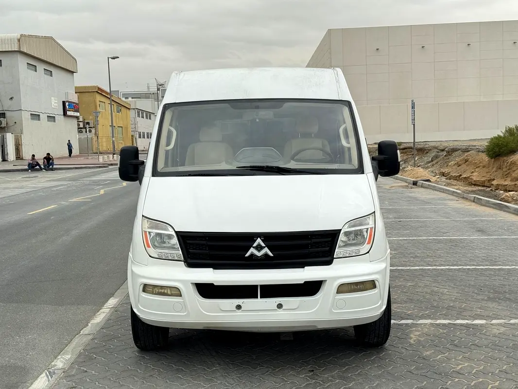 Maxus V80 2015 — photo 1 of 14