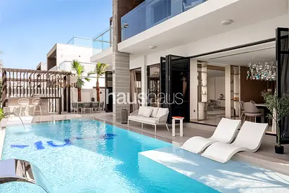 Golf Backing | Private pool | G+2