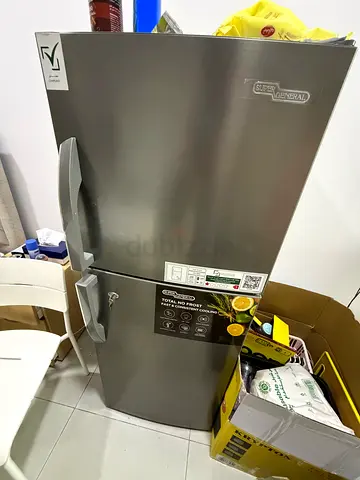 Almost new double-door refrigerator - good working condition super general