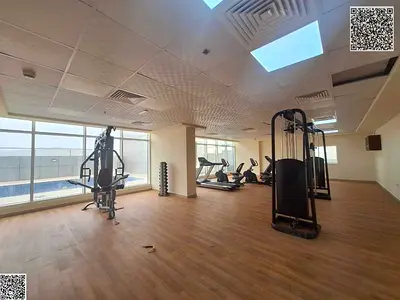 شقة غرفة وصالة بالفجيرة في موقع حيوي بسعر ٢٧٠٠٠