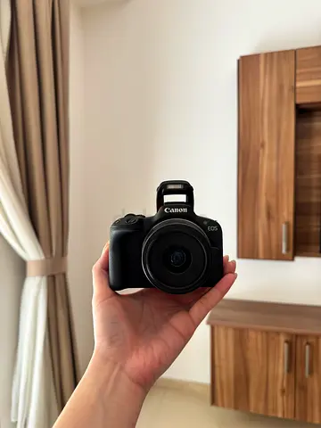 Canon EOS R50 vlogging kit camera for sale complete set