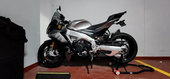 Aprilia tuono v4 1100 2024