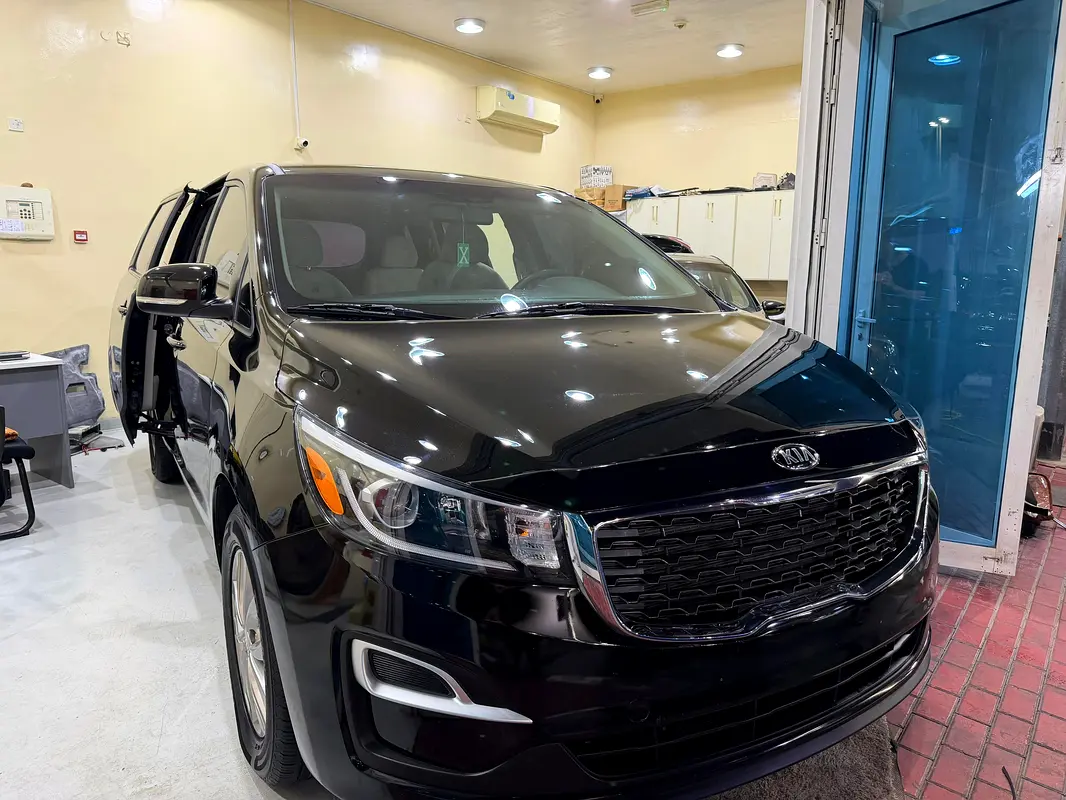 Kia Sedona 2019 — photo 1 of 12