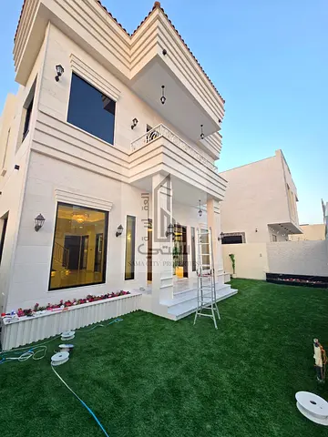 🏡ڤيلا للبيع🏡  📍عجمان منطقة الحليو2   🏗 مساحة الأرض  3014  👣  🏚 مساحة البناء 3200 👣   * مكون من: * 4 غرف نوم ماستر * مجلس  * صالة  * مطبخ رئيسى  غرفة خادمه * السعر 1.840.000 * شامل رسوم التسجيل والتملي