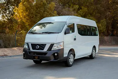 High-Roof 13-Seater Passenger Van | Manual | GCC Specs | Ref#N65839