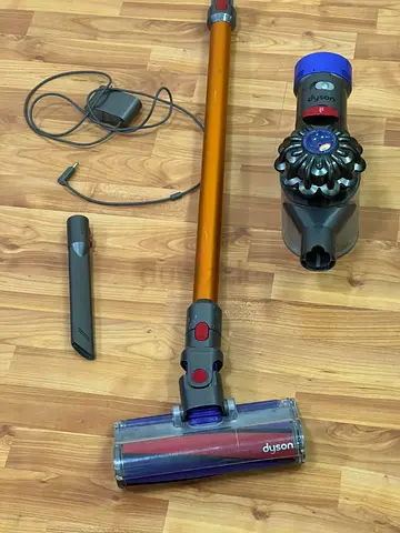 Dyson v8  Cordless Vacuum Cleaner