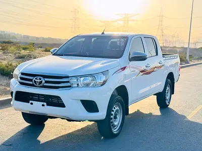 Toyota Hilux // Diesel Engine // 4 WD drive // power window // Gcc space // good conditions