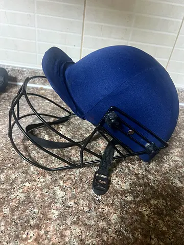 Cricket helmet