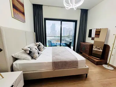 Prime location | Pool view | Flexible furnishing