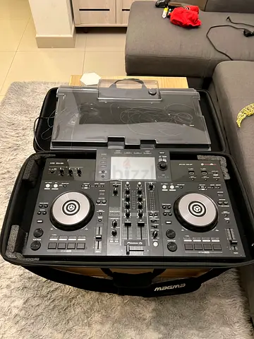 DJ controller with padded carry case — light home usage. XDJ RR with original box