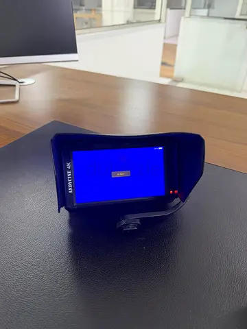 Andycine 4K field monitor with sun hood