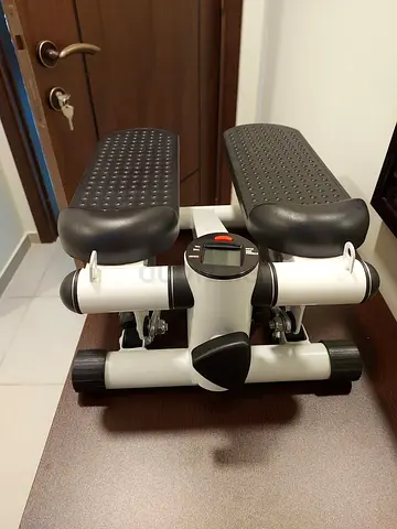 Compact Stepper Machine for Cardio Workouts